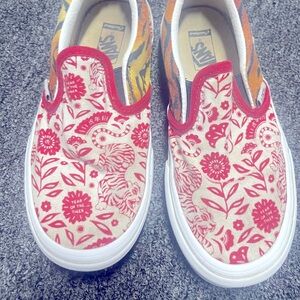 Kid’s custom tiger vans